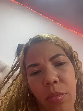 Snapshot of Crespita_Hot23 chatting on February 25, 2:27 pm Crespita Hot23 online show from February 25, 2:27 pm