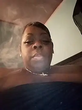 Pinkchocolatebbw online show from April 4, 6:33 am