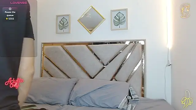 Snapshot of oliver___saint chatting on March 29, 11:49 pm oliver saint online show from March 29, 11:49 pm