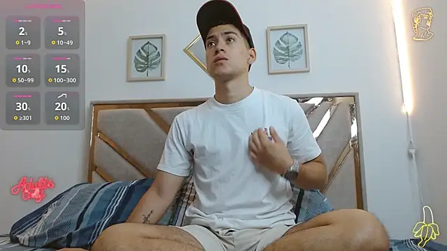 Snapshot of oliver___saint chatting on April 15, 11:16 pm oliver saint online show from April 15, 11:16 pm