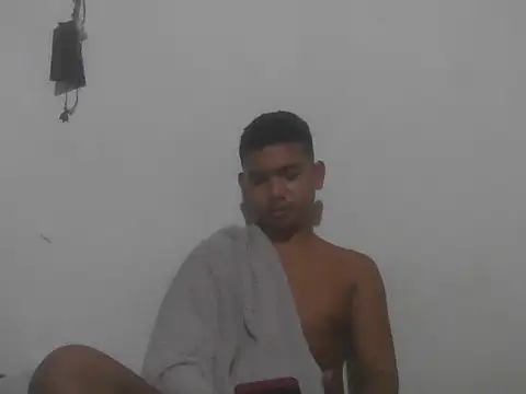 Snapshot of Ruel_2002 chatting on March 2, 2:13 pm Ruel 2002 online show from March 2, 2:13 pm