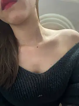 Snapshot of LingLing017 chatting on March 2, 10:44 am LingLing017 online show from March 2, 10:44 am