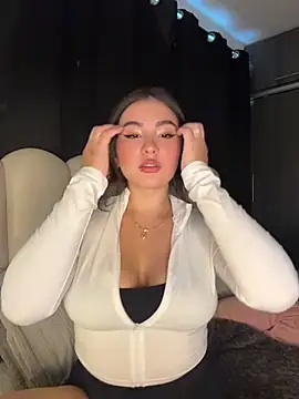 SamanthaValmont online show from April 19, 8:44 pm