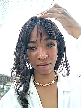 Snapshot of TinnaPeyton chatting on April 17, 5:27 pm TinnaPeyton online show from April 17, 5:27 pm