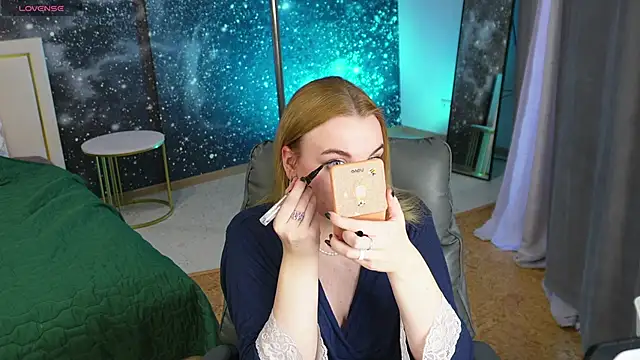 Glow Margo online show from April 8, 1:05 am