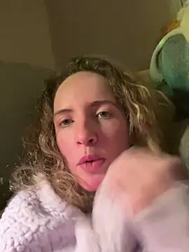 curlyirishgirl online show from March 5, 3:35 am