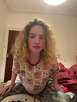 curlyirishgirl online show from March 13, 3:46 am