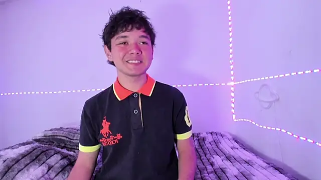 Snapshot of Kody_Royale chatting on February 28, 9:49 pm Kody Royale online show from February 28, 9:49 pm