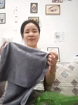 Ivy Trix2 online show from March 28, 12:38 pm