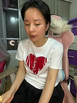 Ivy Trix2 online show from April 10, 2:11 pm