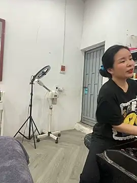 Ivy Trix2 online show from April 15, 9:27 am