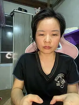 Ivy Trix2 online show from May 26, 1:56 am