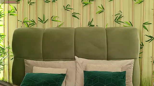 Snapshot of ErinEvans chatting on June 12, 4:11 am ErinEvans online show from June 12, 4:11 am