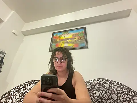 yassiestar online show from March 1, 8:33 pm