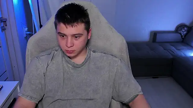 Snapshot of max_sm1th chatting on February 28, 11:28 pm max sm1th online show from February 28, 11:28 pm