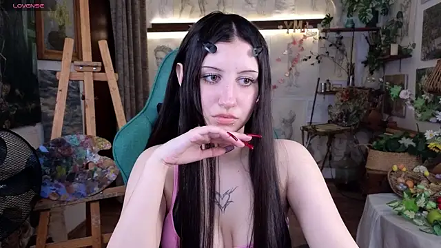 EffieMeowley online show from April 12, 2:11 pm