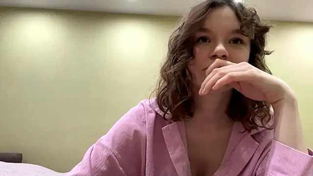 AliveCute online show from March 9, 5:28 pm