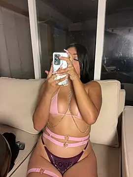 Snapshot of GeorgiaPink_ chatting on February 26, 5:06 am GeorgiaPink online show from February 26, 5:06 am