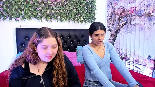 valeria and zoe online show from May 19, 2:12 pm