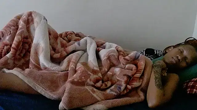 Freakycandy02 online show from April 14, 8:09 am