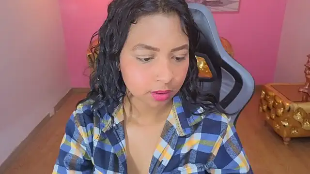 Snapshot of Kristen_black_T chatting on February 28, 7:37 pm Kristen black T online show from February 28, 7:37 pm