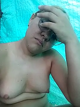 single kitten online show from March 31, 12:27 pm