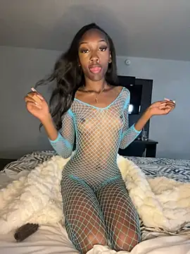 Snapshot of Loopsies chatting on April 7, 9:15 pm Loopsies online show from April 7, 9:15 pm