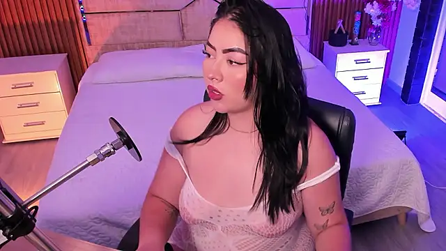 Emberrvelvet online show from March 15, 5:46 am