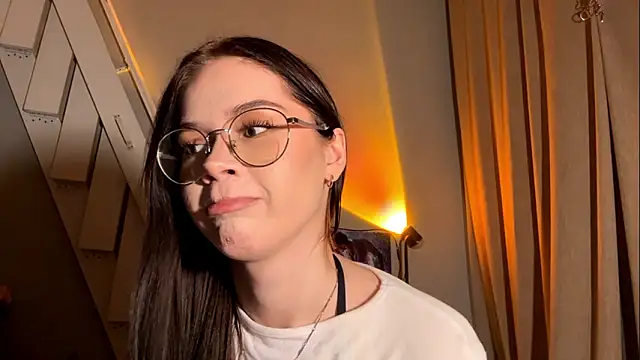 Snapshot of DebraSchneider chatting on March 1, 4:42 pm DebraSchneider online show from March 1, 4:42 pm