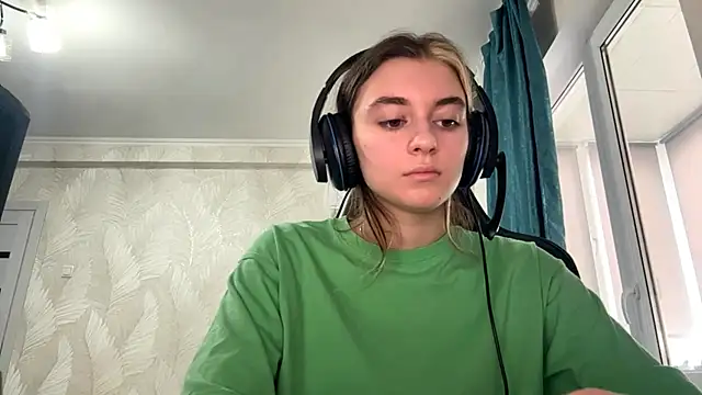 Snapshot of PluralPalaver chatting on February 27, 7:19 am PluralPalaver online show from February 27, 7:19 am