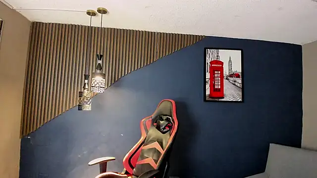 Snapshot of DanteLuxx chatting on March 23, 3:10 am DanteLuxx online show from March 23, 3:10 am