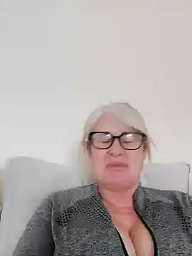 FlirtyFleur-x online show from March 27, 11:43 am