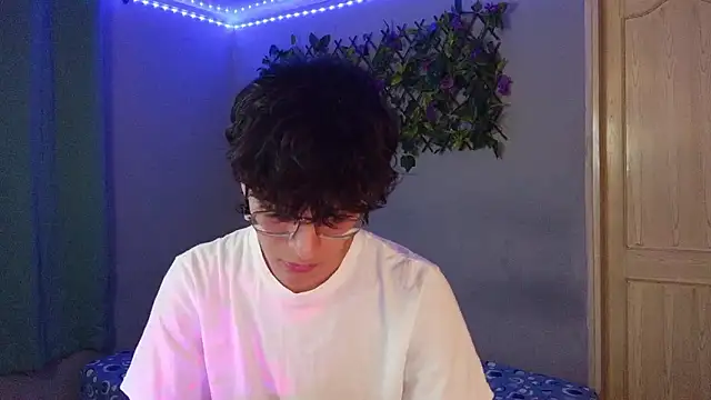 noah millerx online show from March 15, 3:56 am