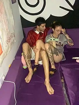 parejahot77 online show from March 10, 2:27 am