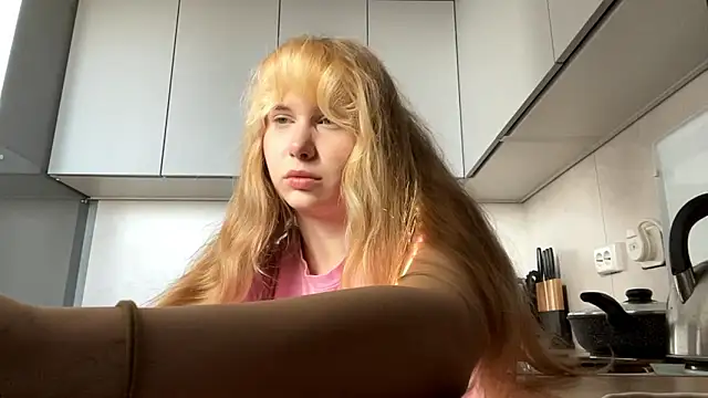 ShariLappas online show from March 14, 1:16 pm