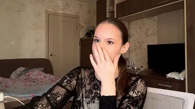 PrettyReal online show from March 2, 8:10 am