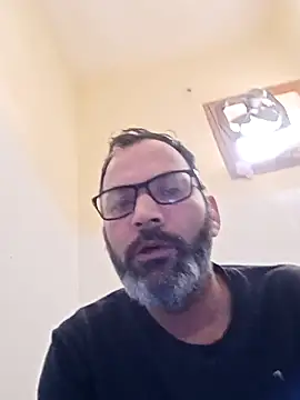 Snapshot of GentlemanX119 chatting on March 1, 3:19 am GentlemanX119 online show from March 1, 3:19 am