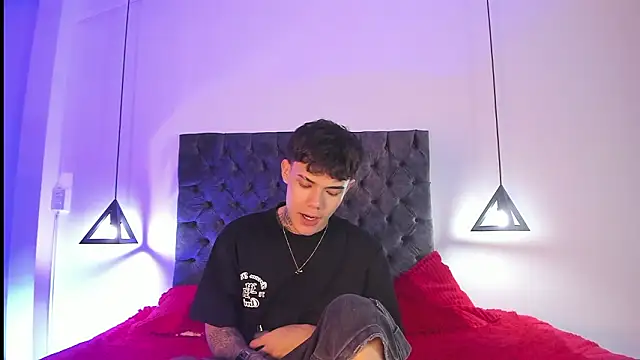 im seven online show from February 27, 4:34 am