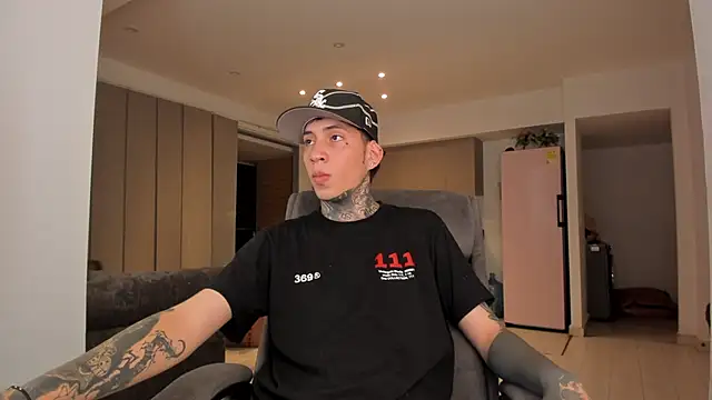 im dantee online show from February 28, 4:02 am