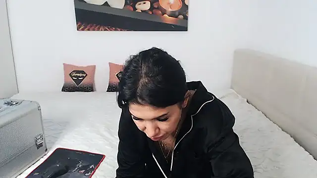 NickyHotXO online show from March 24, 5:01 am