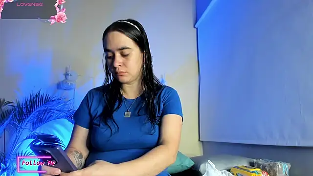  VALERIAGOMEZ online show from April 7, 11:10 am