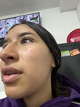 LilyRossi  online show from July 1, 12:51 pm