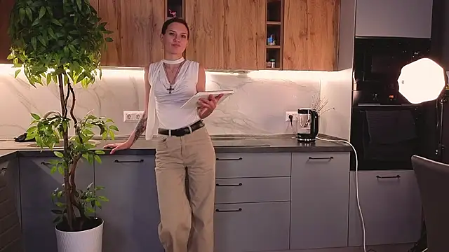 Snapshot of BritneySwiss chatting on March 3, 7:53 pm BritneySwiss online show from March 3, 7:53 pm