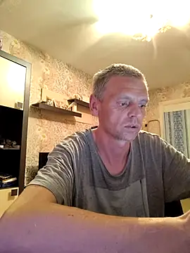 Snapshot of Maximuss69 chatting on March 22, 7:06 pm Maximuss69 online show from March 22, 7:06 pm