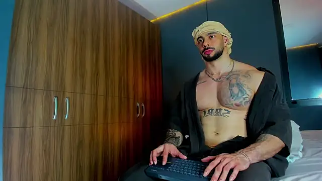 massimo visconti online show from March 11, 2:39 am