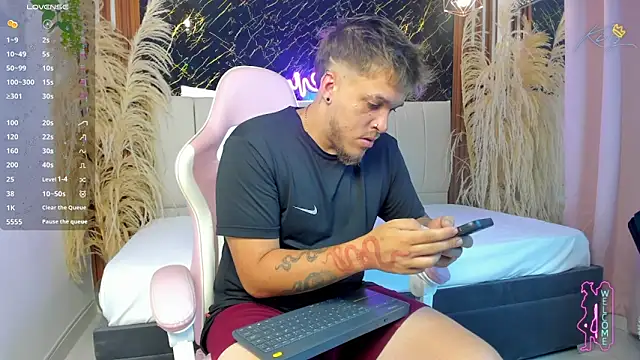 keane lee  online show from April 9, 12:21 pm