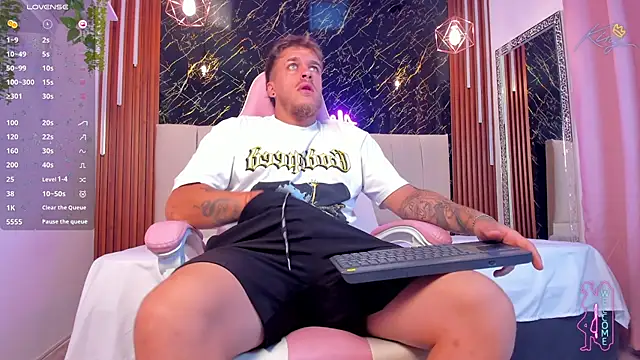 keane lee  online show from April 13, 12:21 pm