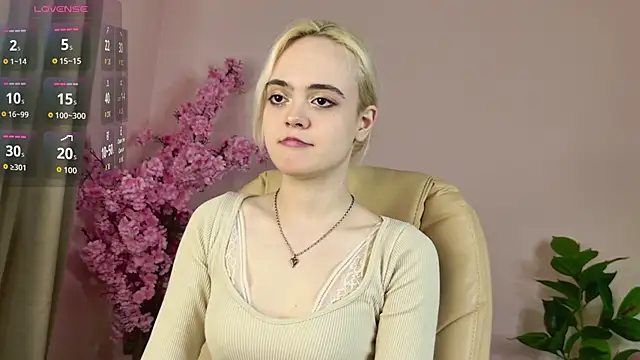 Snapshot of Bambi_Bloom chatting on March 22, 5:44 am Bambi Bloom online show from March 22, 5:44 am