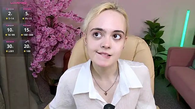 Snapshot of Bambi_Bloom chatting on March 29, 5:29 am Bambi Bloom online show from March 29, 5:29 am