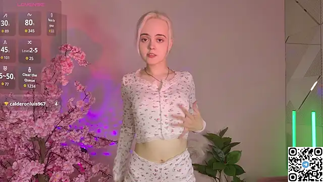 Snapshot of Bambi_Bloom chatting on April 16, 5:19 am Bambi Bloom online show from April 16, 5:19 am